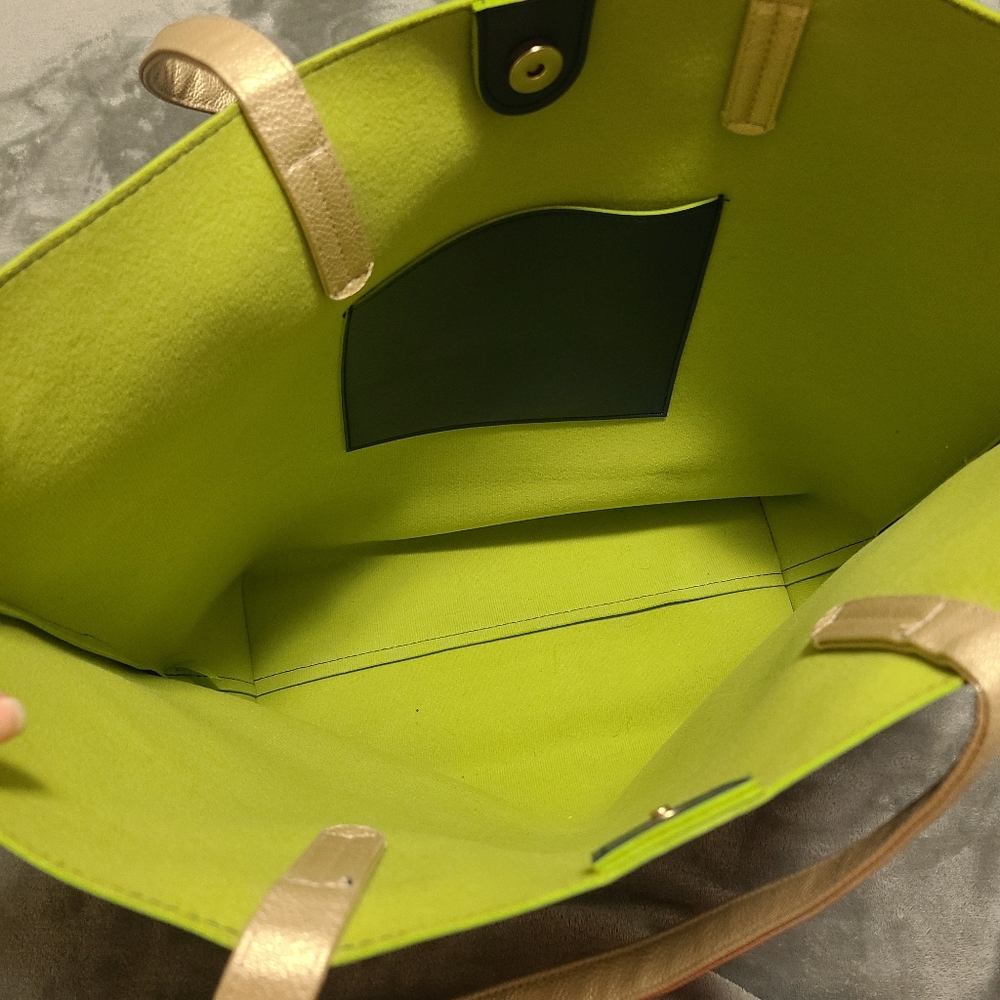 Tote - Picture 4 of 4